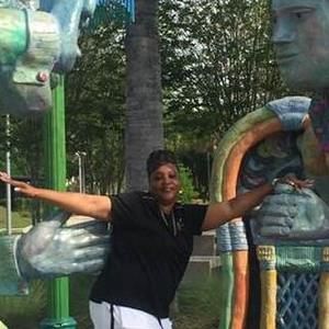 Meet your Posher, Ella